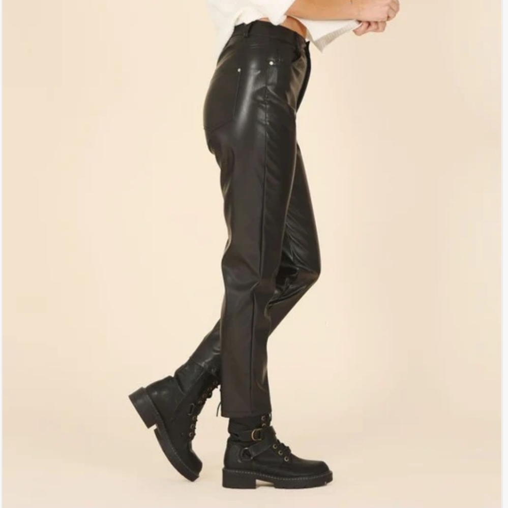 Black vegan leather pants - Picture 5 of 8